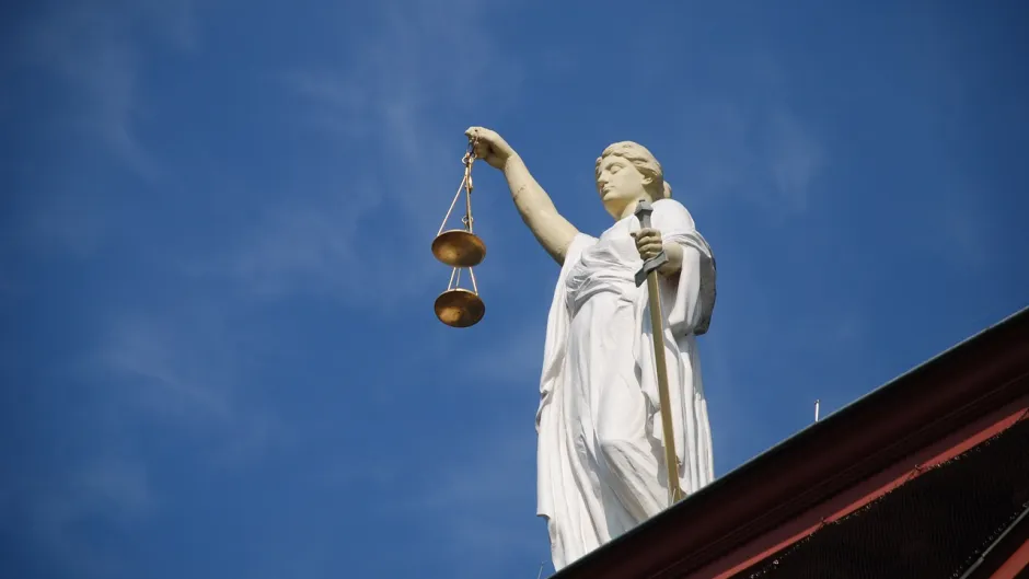 case-law-677940_1280